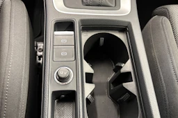 musta Audi Q3 2022 kuva 20.