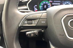 musta Audi Q3 2022 kuva 21.