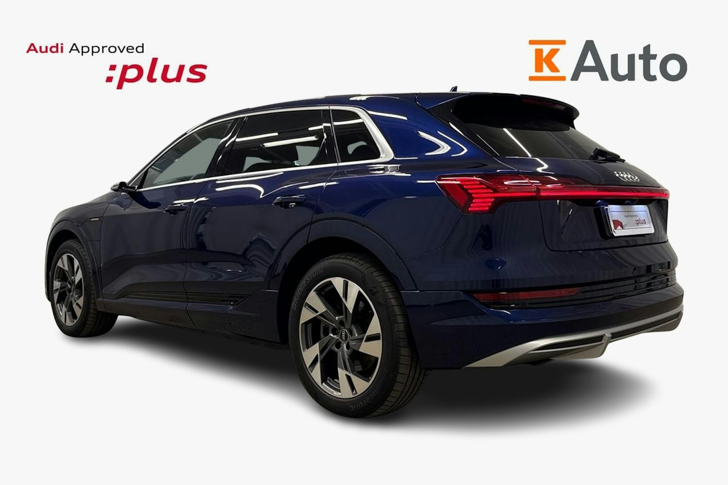 sininen Audi e-tron 2022 kuva 2.