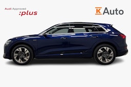 sininen Audi e-tron 2022 kuva 6.