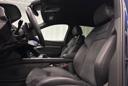 sininen Audi e-tron 2022 kuva 15.