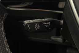 sininen Audi e-tron 2022 kuva 22.