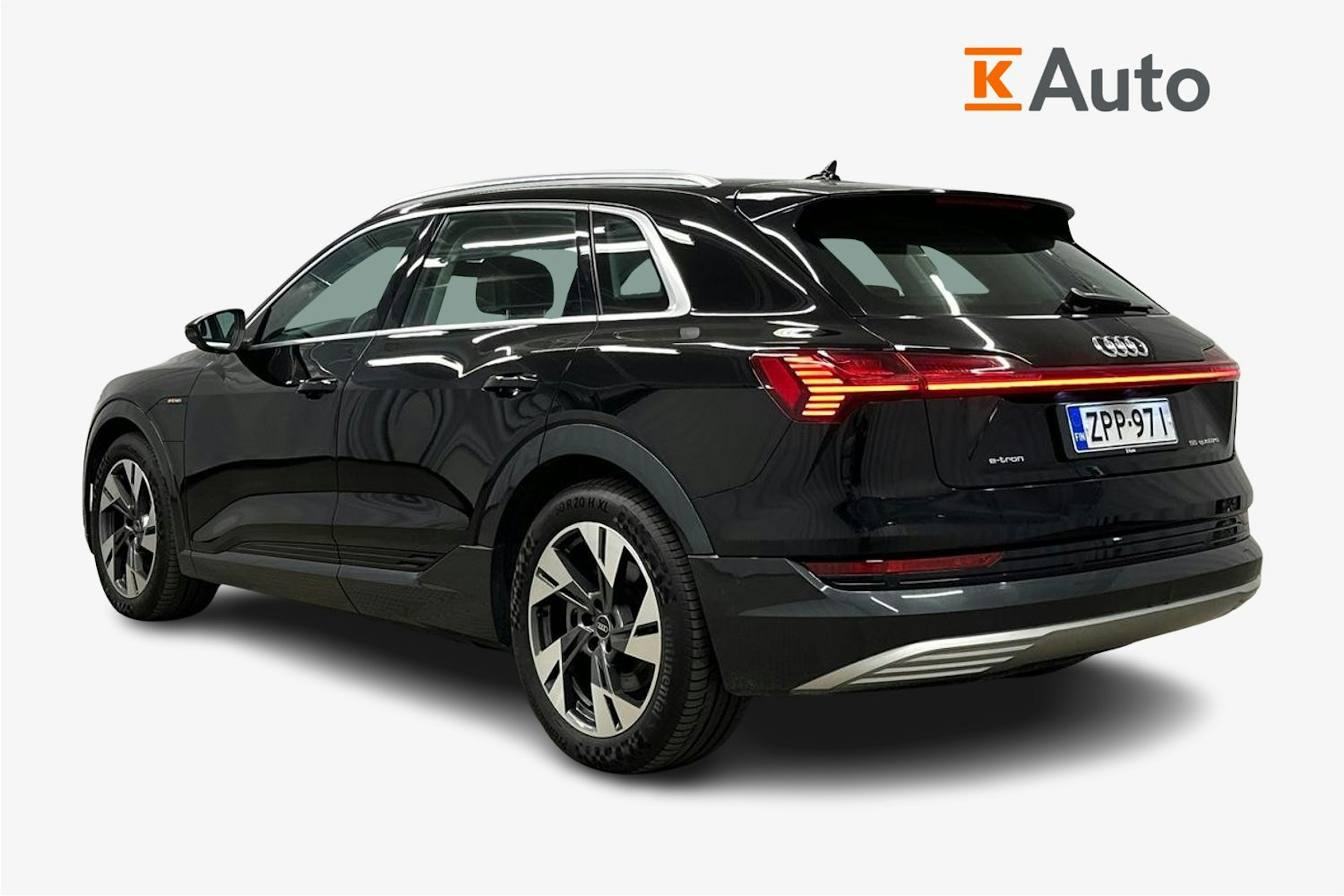 musta Audi e-tron 2022 kuva 2.