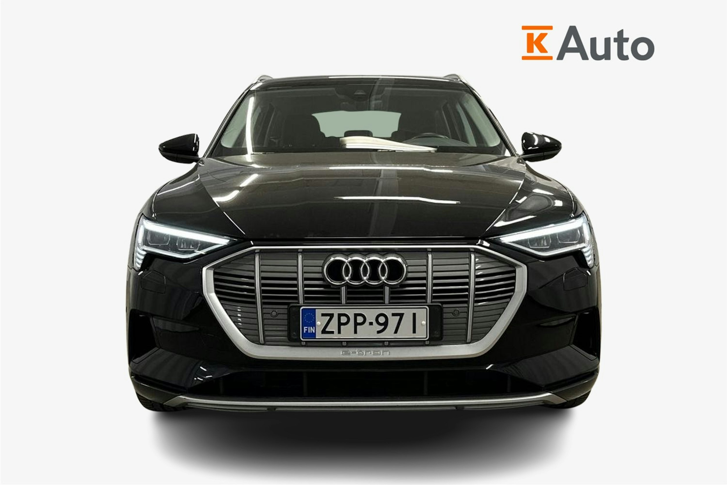 musta Audi e-tron 2022 kuva 4.