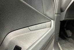 musta Audi e-tron 2022 kuva 24.
