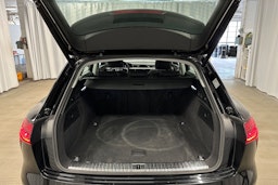 musta Audi e-tron 2022 kuva 25.
