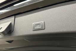 musta Audi e-tron 2022 kuva 26.