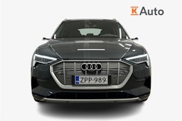 harmaa Audi e-tron 2022 kuva 5.