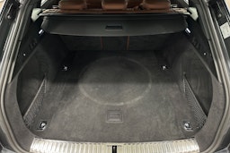 harmaa Audi e-tron 2022 kuva 14.
