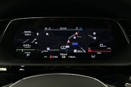 harmaa Audi e-tron 2022 kuva 29.