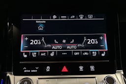 harmaa Audi e-tron 2022 kuva 30.
