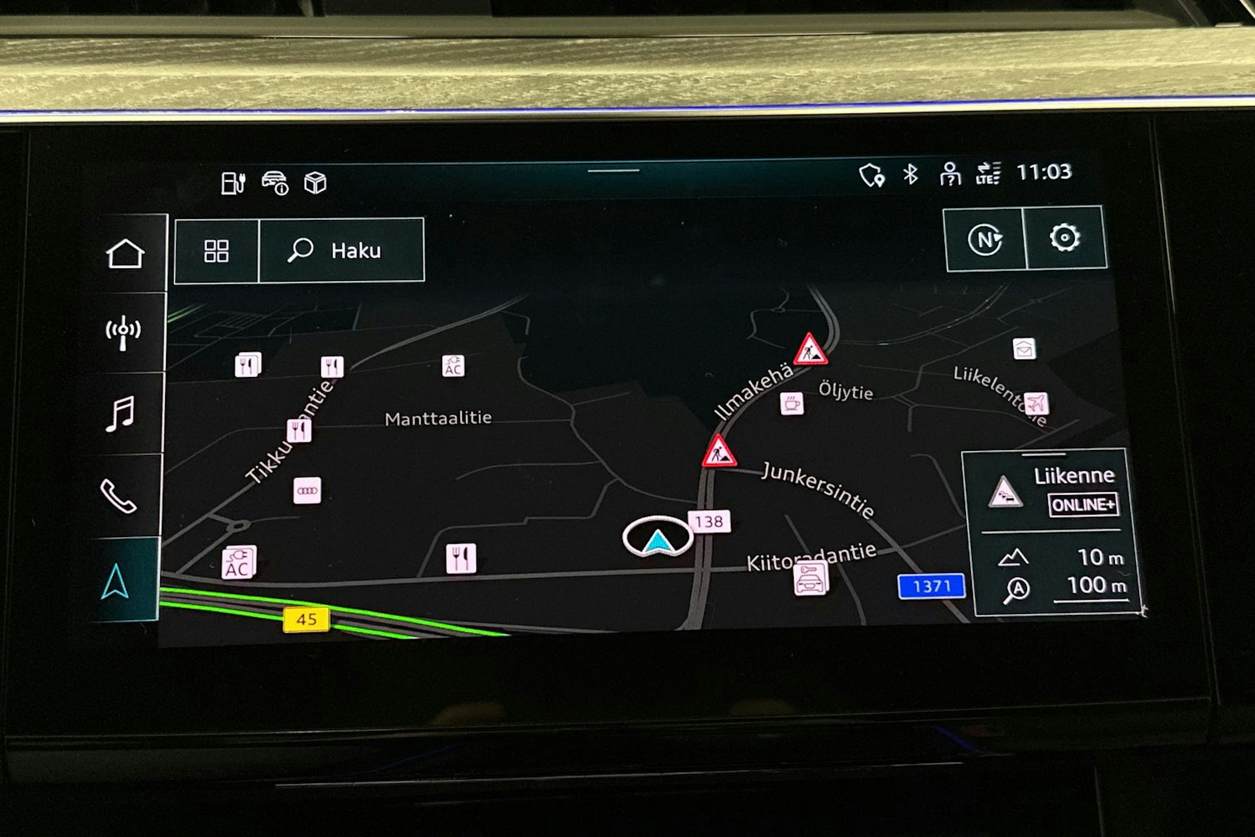 harmaa Audi e-tron 2022 kuva 31.