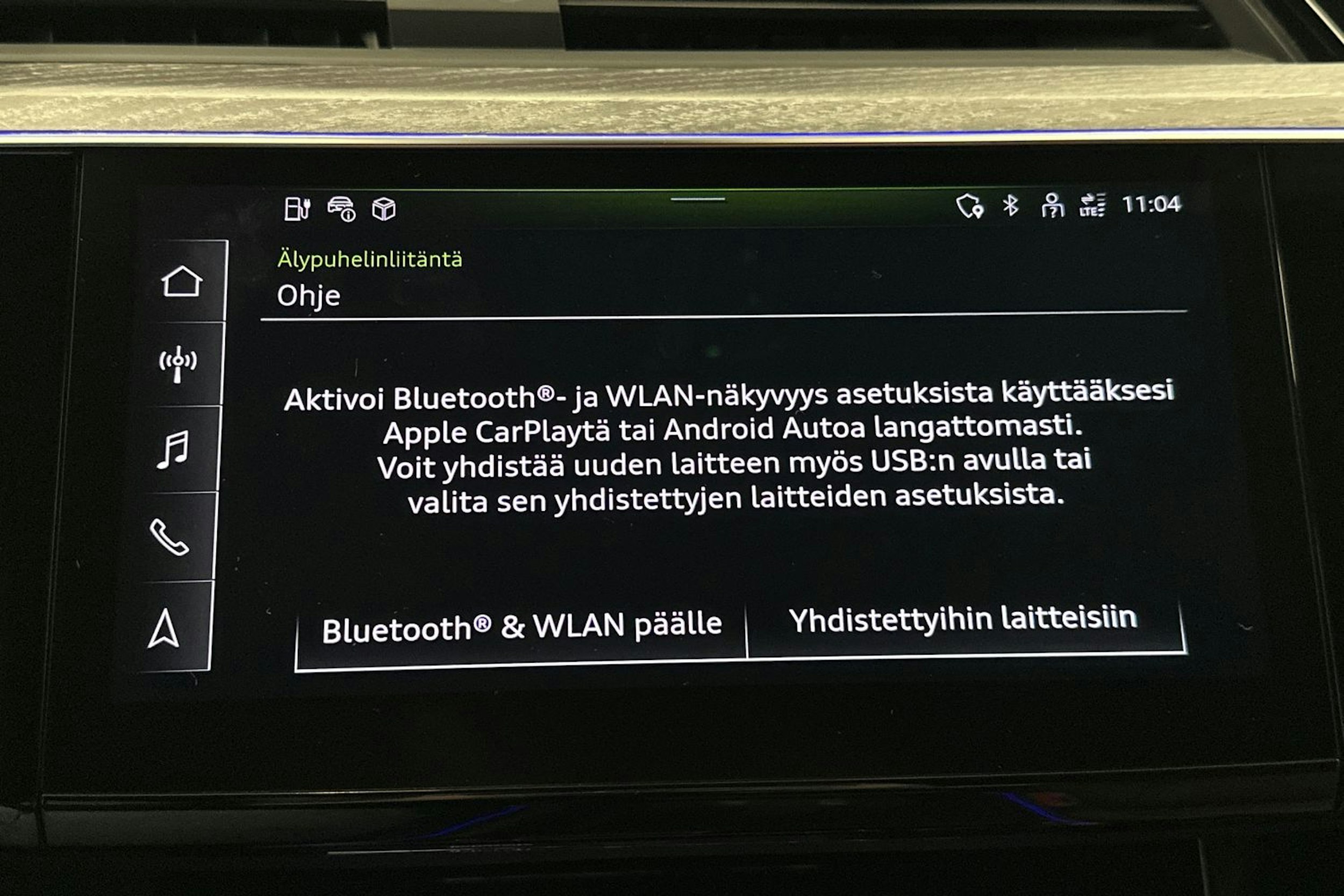 harmaa Audi e-tron 2022 kuva 32.