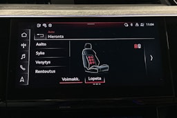 harmaa Audi e-tron 2022 kuva 34.