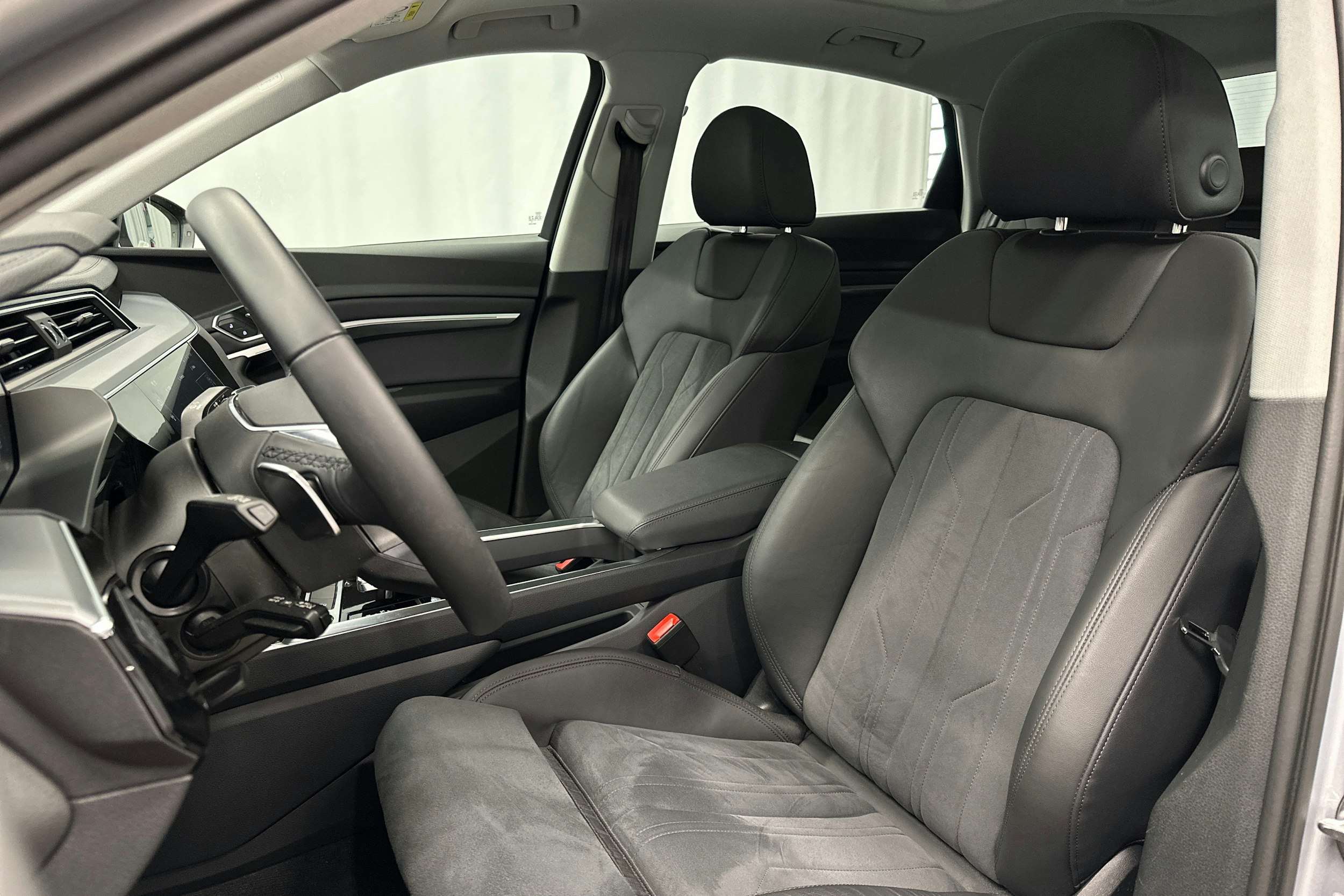 hopea Audi e-tron 2023 kuva 16.
