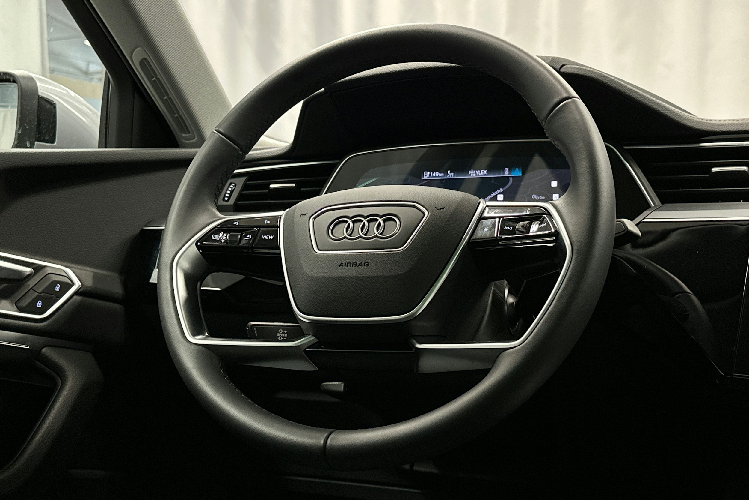 hopea Audi e-tron 2023 kuva 19.