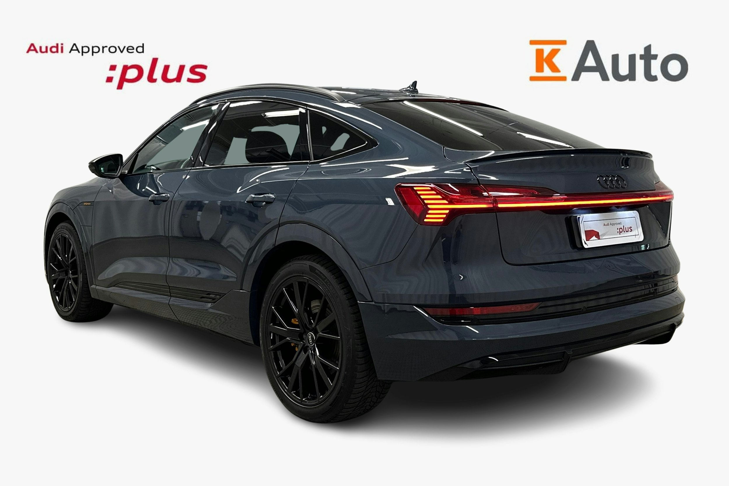 sininen Audi e-tron 2022 kuva 2.