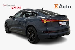 sininen Audi e-tron 2022 kuva 2.