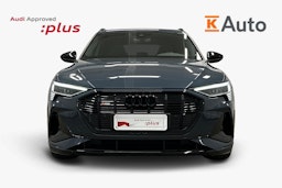 sininen Audi e-tron 2022 kuva 5.