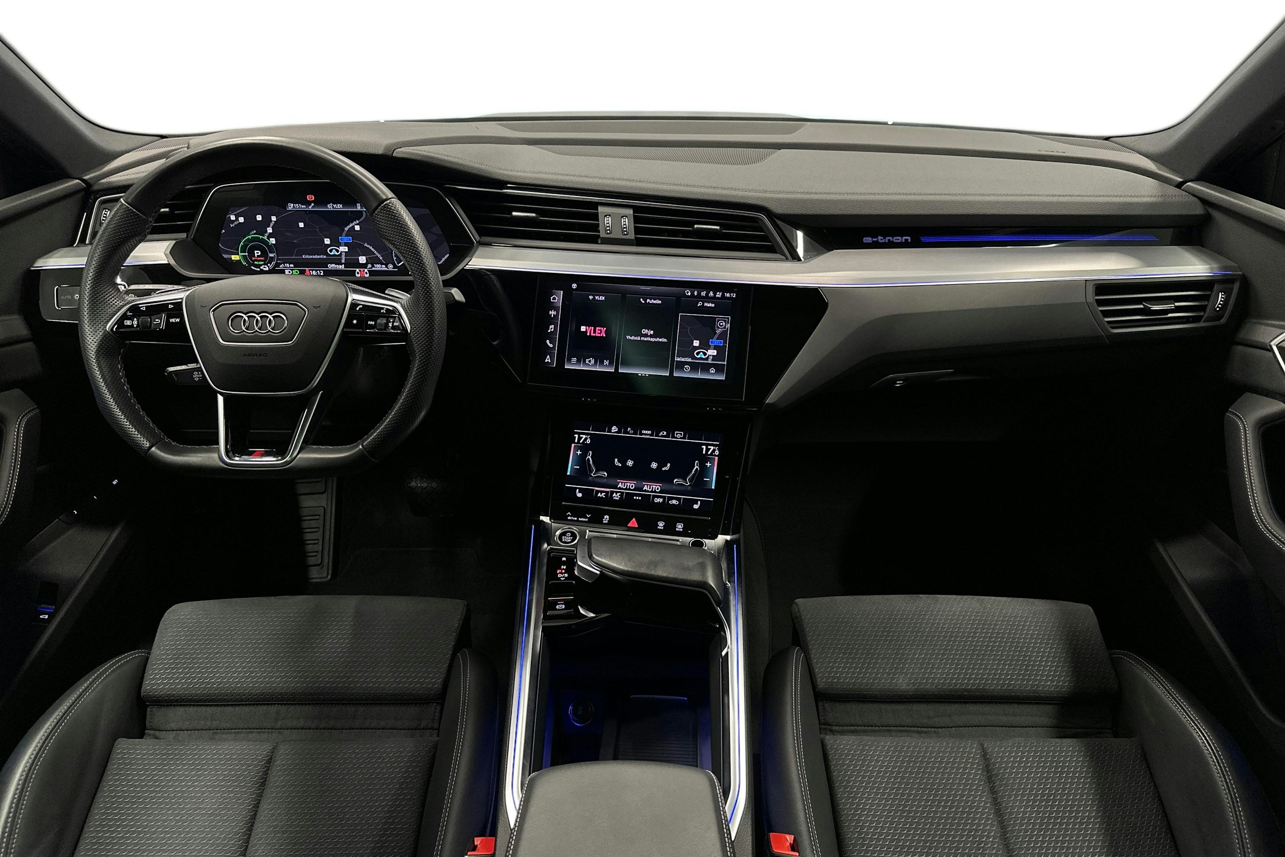 sininen Audi e-tron 2022 kuva 9.