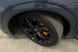 sininen Audi e-tron 2022 kuva 12.