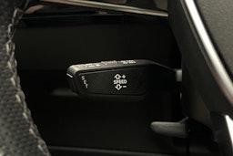 sininen Audi e-tron 2022 kuva 23.
