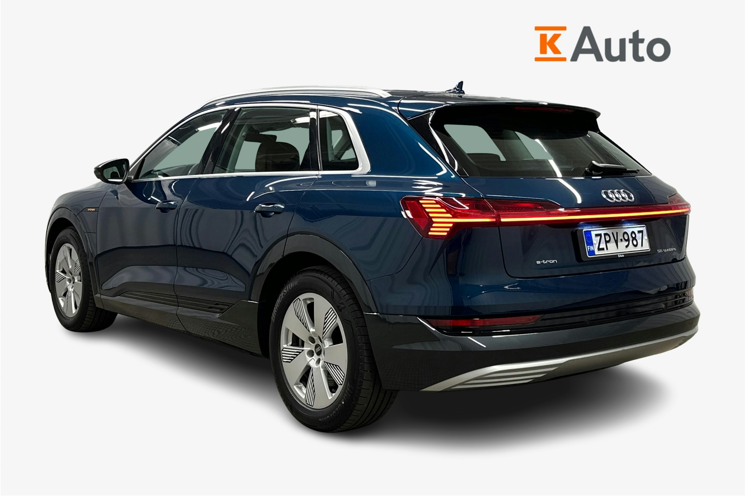 sininen Audi e-tron 2022 kuva 2.