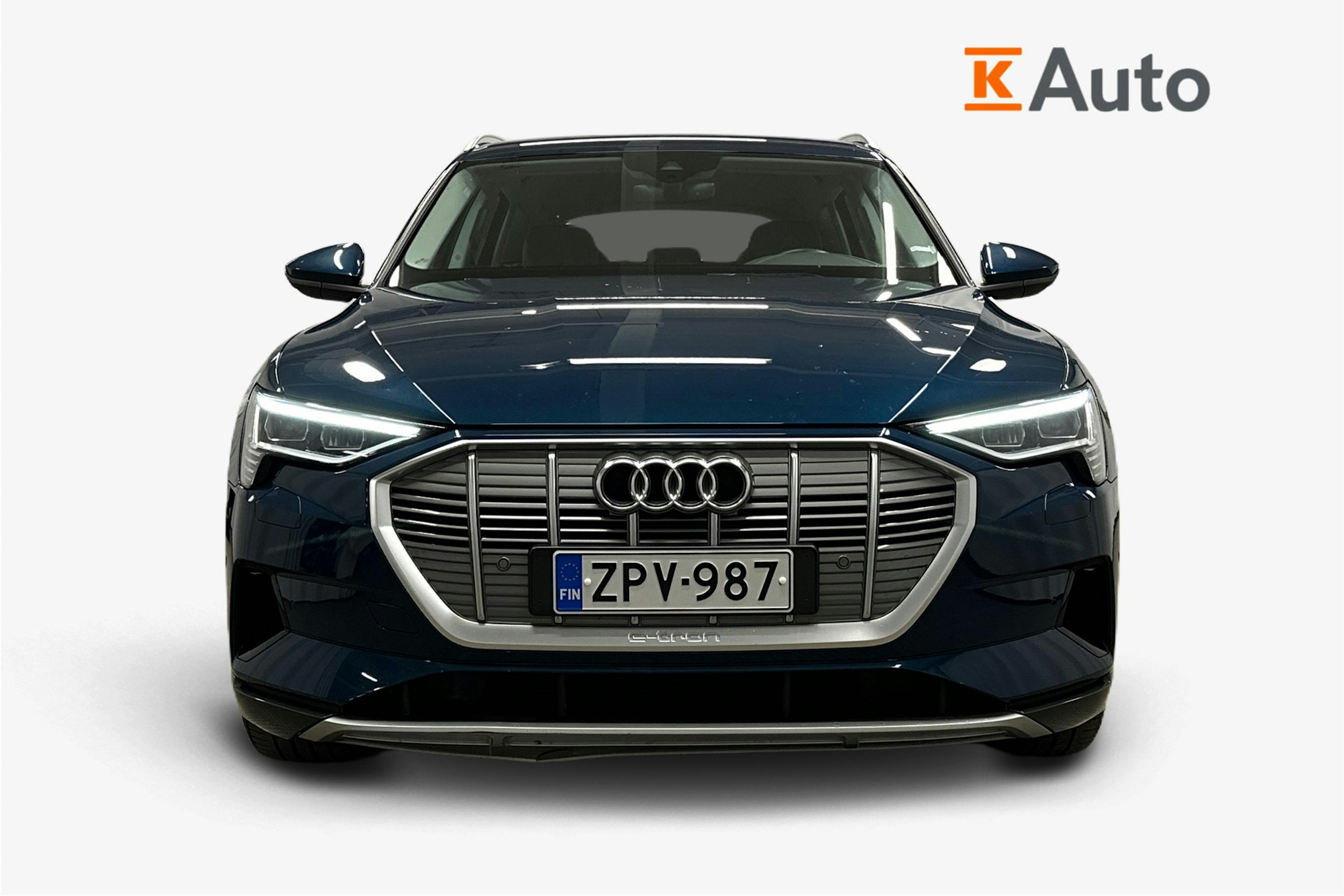 sininen Audi e-tron 2022 kuva 4.