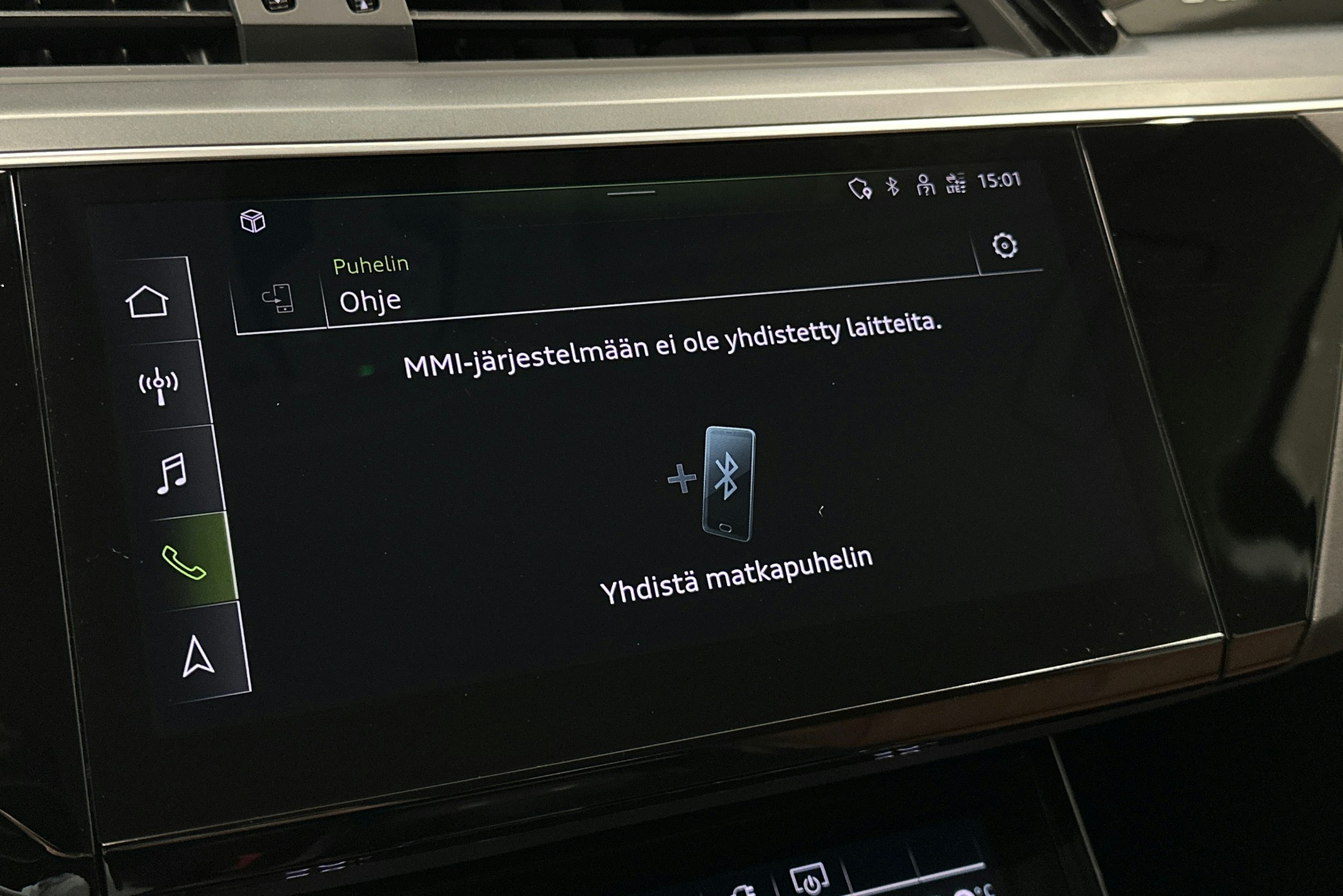 sininen Audi e-tron 2022 kuva 22.