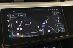 sininen Audi e-tron 2022 kuva 23.