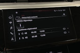 sininen Audi e-tron 2022 kuva 25.