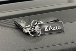 sininen Audi e-tron 2022 kuva 30.