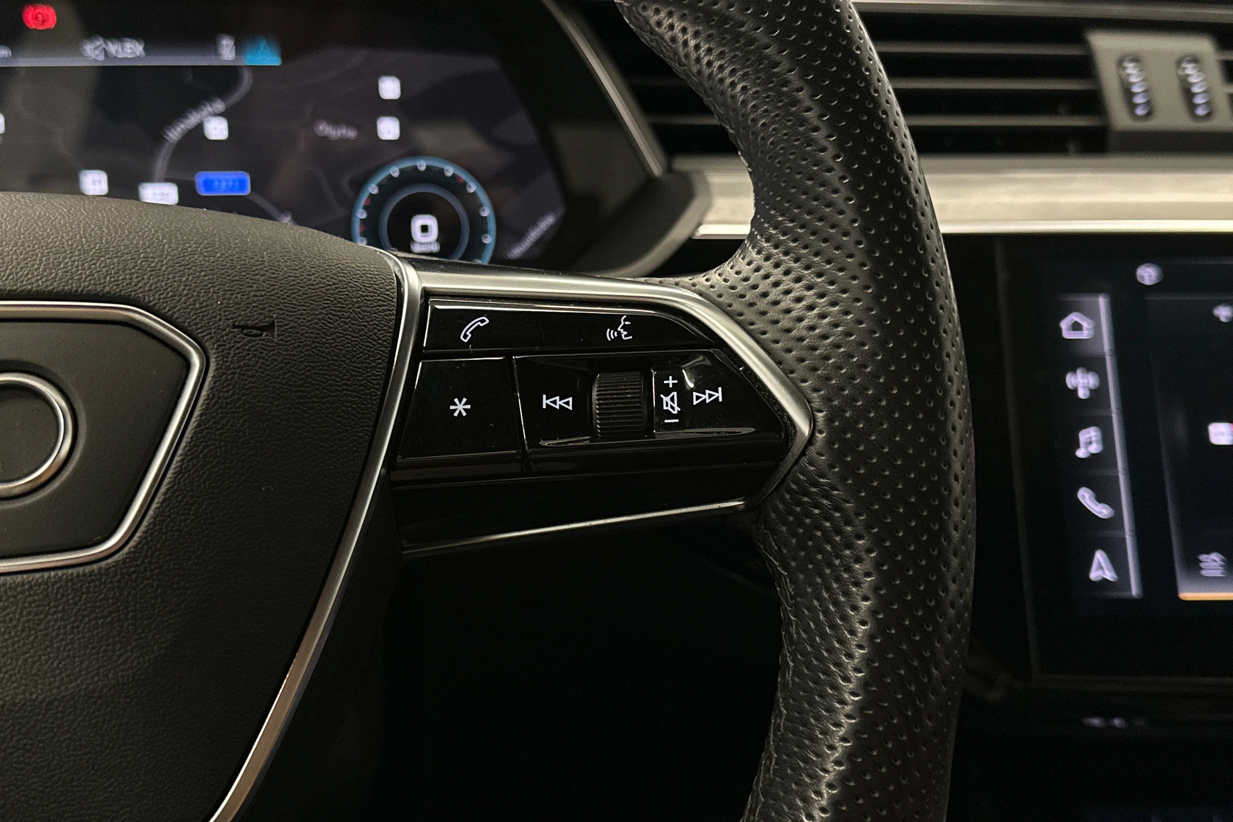 hopea Audi e-tron 2022 kuva 12.