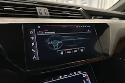 hopea Audi e-tron 2022 kuva 16.