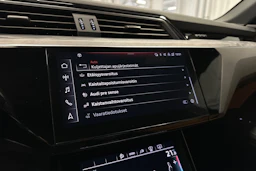 hopea Audi e-tron 2022 kuva 19.