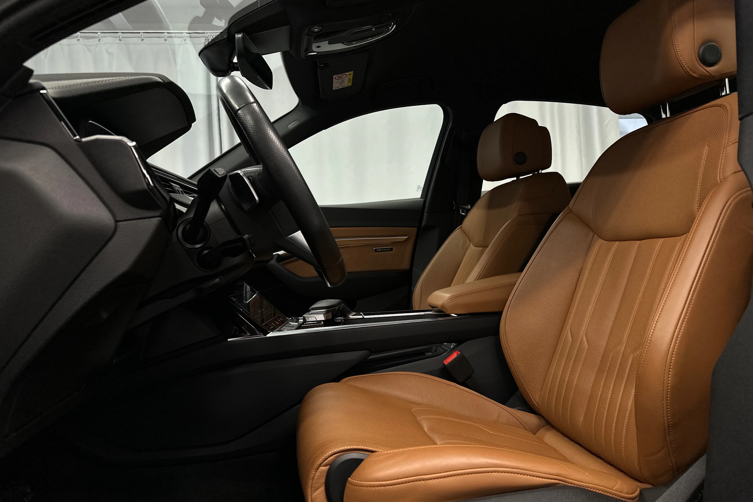 hopea Audi e-tron 2022 kuva 21.