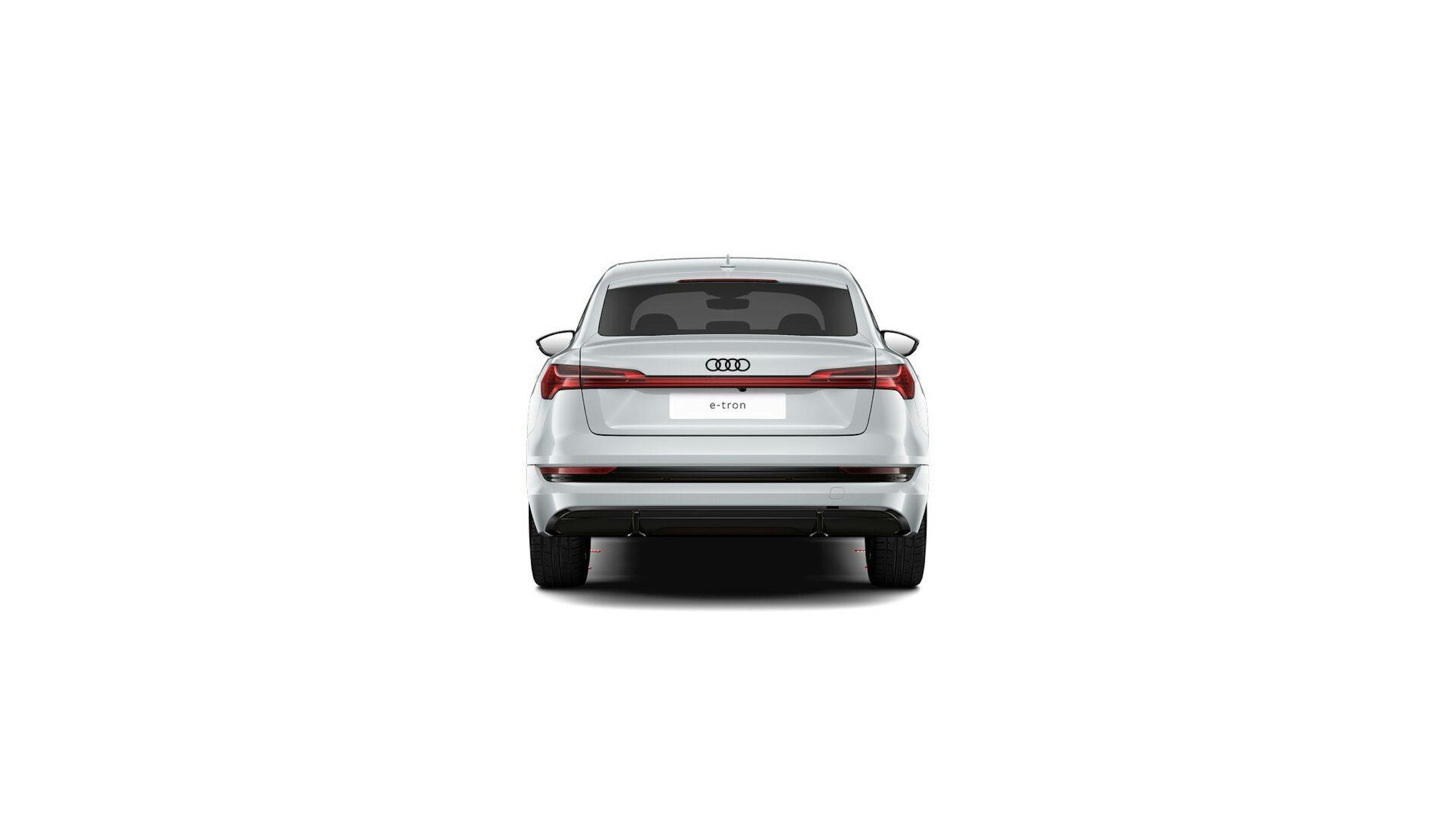 valkoinen Audi e-tron 2023 kuva 4.