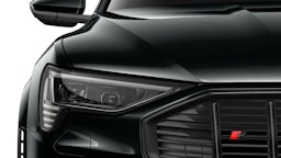 musta Audi e-tron 2023 kuva 6.