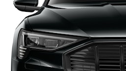 musta Audi e-tron 2023 kuva 6.
