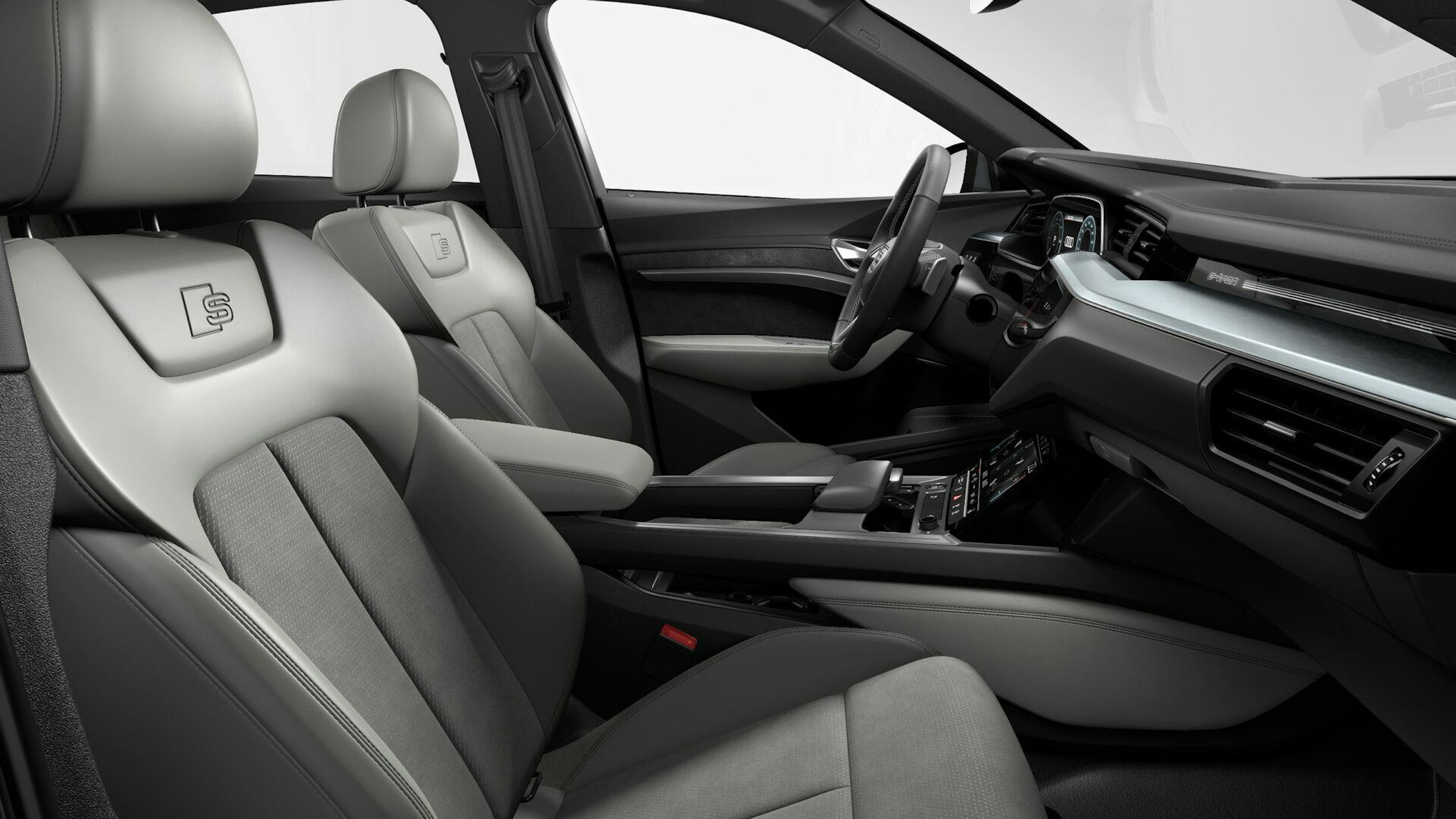 harmaa Audi e-tron 2023 kuva 7.