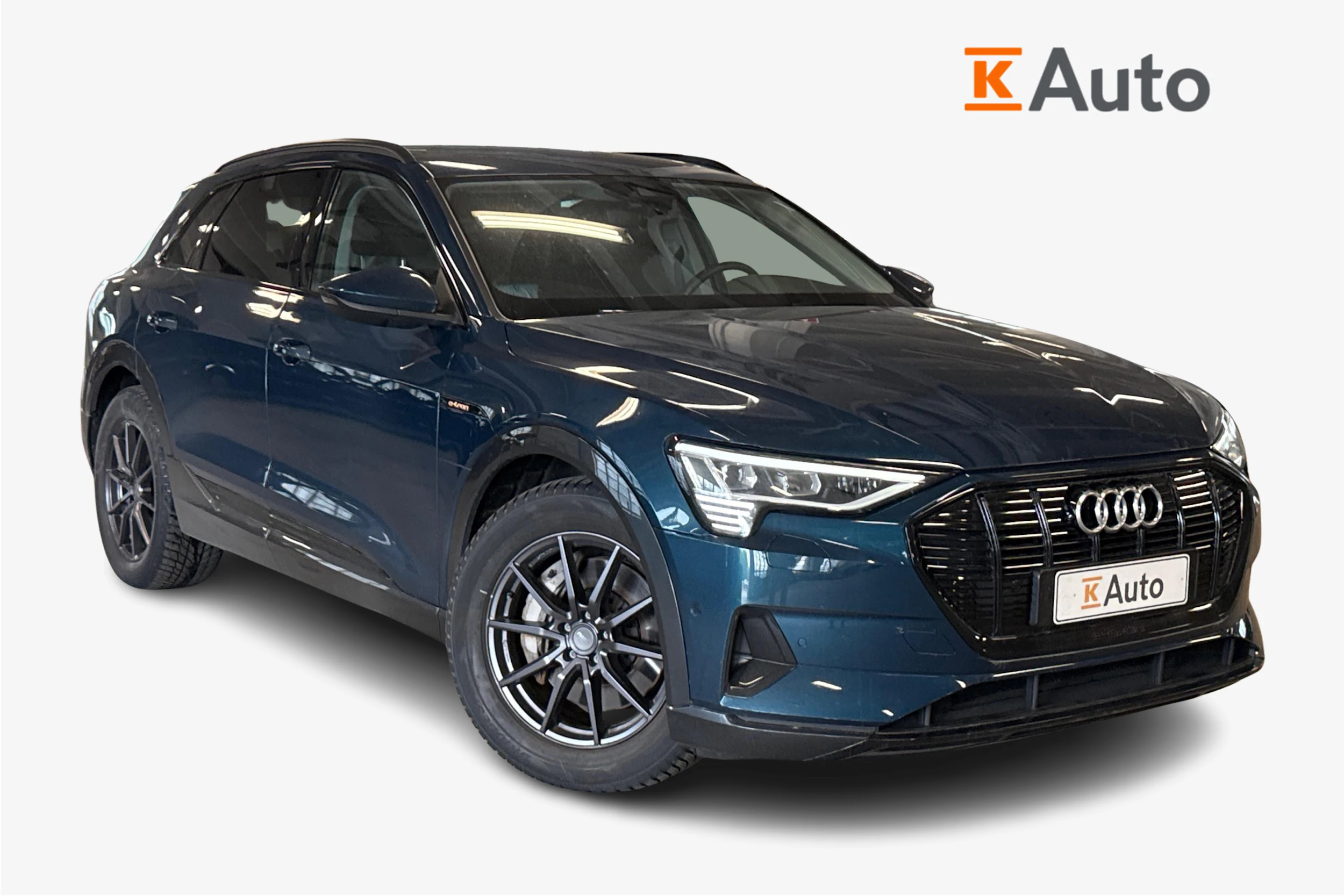 sininen Audi e-tron 2023 kuva 1.