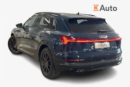 sininen Audi e-tron 2023 kuva 2.