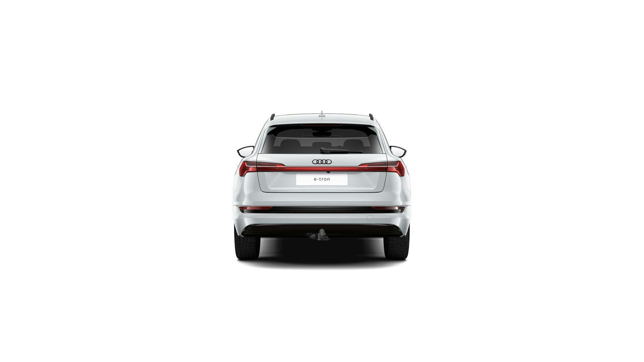 valkoinen Audi e-tron 2023 kuva 4.