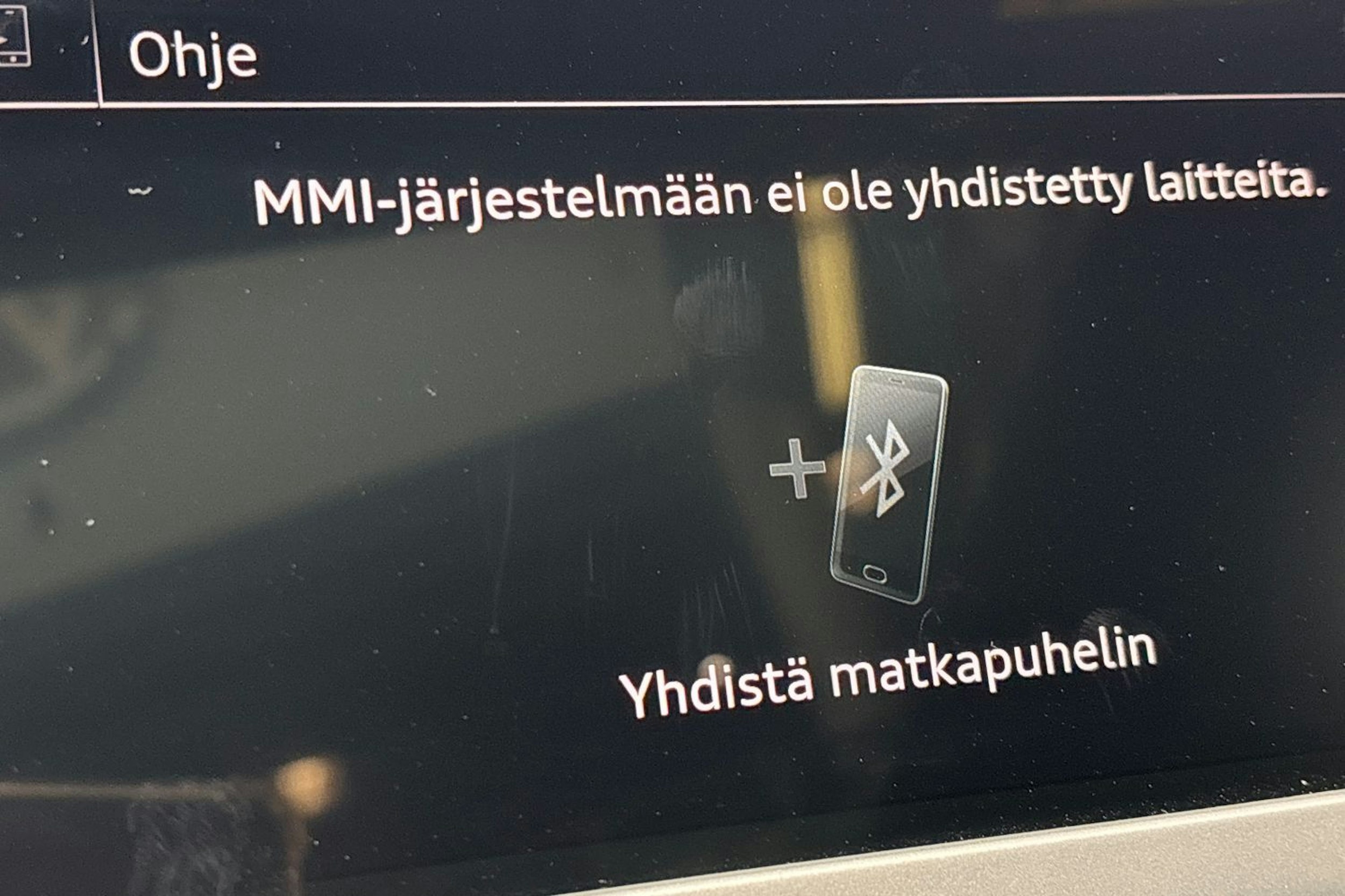 harmaa Audi e-tron 2023 kuva 24.