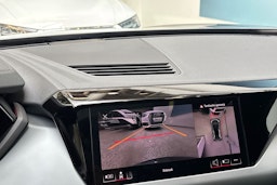 harmaa Audi e-tron 2023 kuva 26.