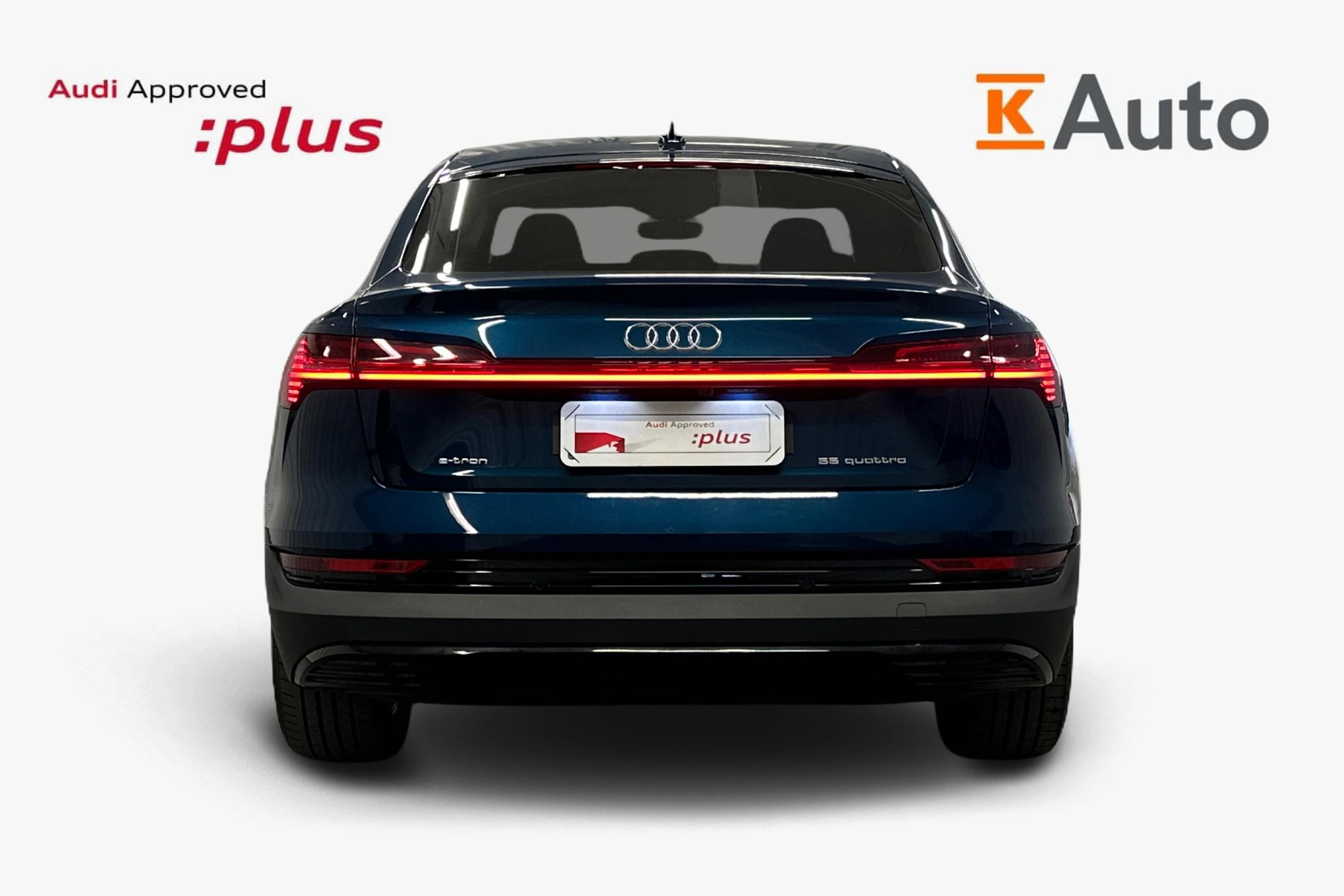 sininen Audi e-tron 2023 kuva 3.