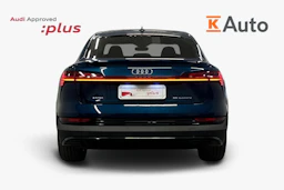 sininen Audi e-tron 2023 kuva 3.