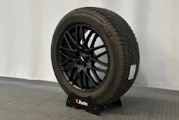 sininen Audi e-tron 2023 kuva 10.