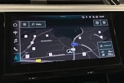 sininen Audi e-tron 2023 kuva 22.