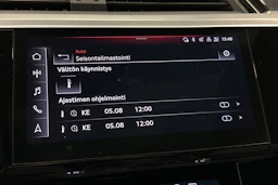 sininen Audi e-tron 2023 kuva 25.